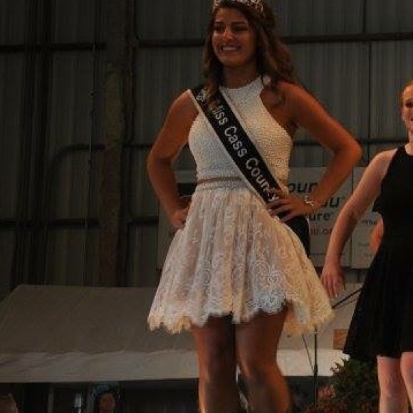 White Sherri Hill Short Dress - Picture 6 of 6